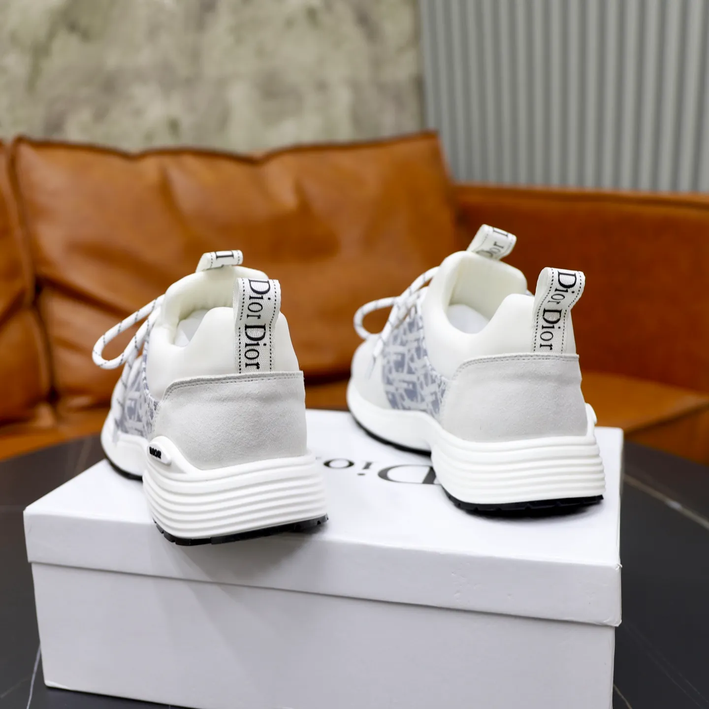 Ex-factory price: 440💰🙅‍♂️🙅‍♂️🙅‍♂️ Brand: Dior DIOR Standard code: 38-44 (45 customized) Grade: Same as the official website Material: Original material splicing Comfortable and breathable lining Lightweight and wear-resistant sports outsole Style category: Men's fashionable casual shoes Running sneakers Distinguished luxury brand elements Top luxury Color: actual picture color